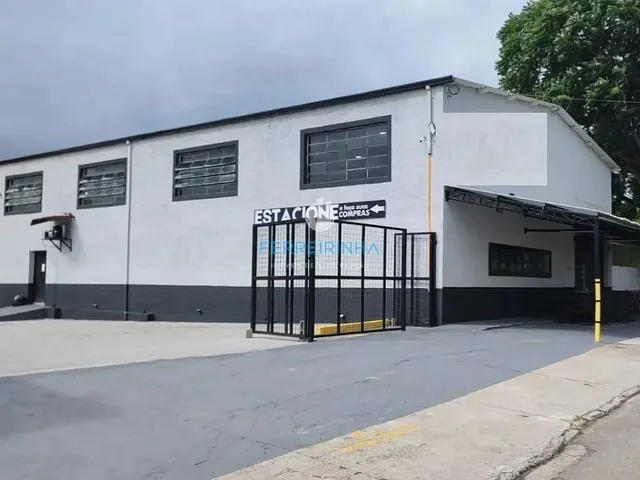 Galpão com 2550m², para alugar, no bairro Jardim das Indústrias em São José Dos Campos