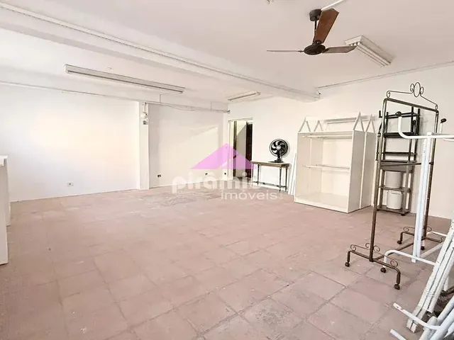 Galpão com 467m², para alugar, no bairro Parque Itamarati em Jacareí