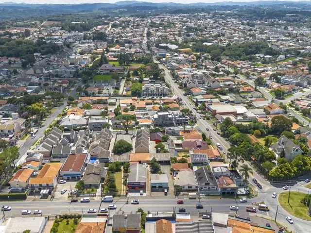 Galpão à venda, no bairro Santa Felicidade em Curitiba