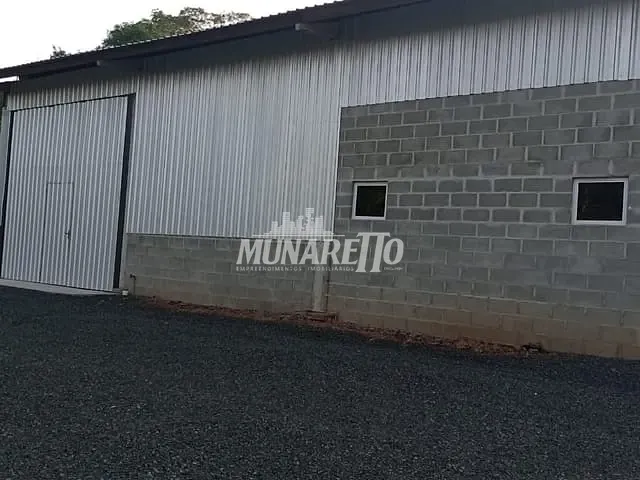 Galpão / Barracão com 150m², para alugar, no bairro Área Rural de Concórdia em Concórdia