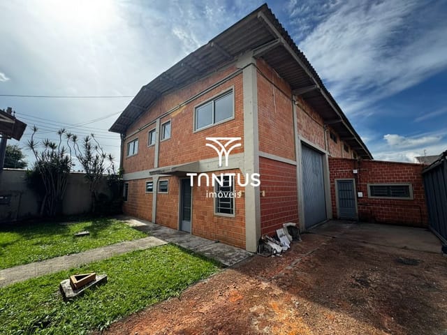 Galpão para alugar, no bairro Jardim Guairacá em Pinhais