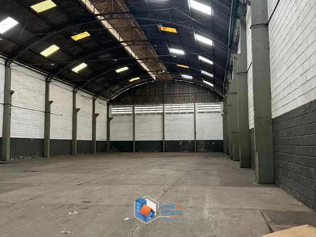 Galpão com 1000m², à venda, no bairro Piratininga em Osasco