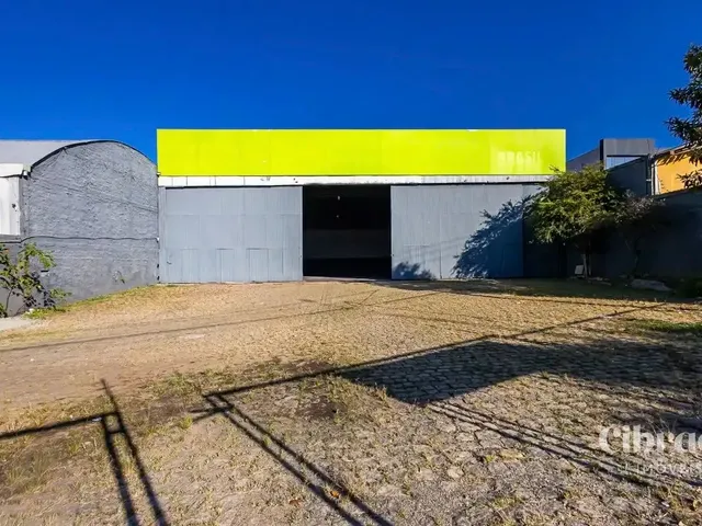 Galpão para alugar, no bairro Xaxim em Curitiba