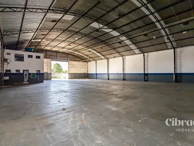 Galpão para alugar, no bairro Xaxim em Curitiba