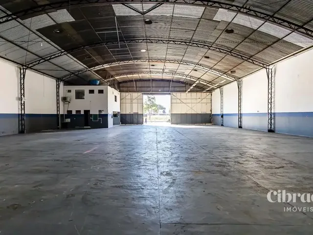 Galpão para alugar, no bairro Xaxim em Curitiba