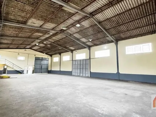 Galpão para alugar, no bairro Cic em Curitiba