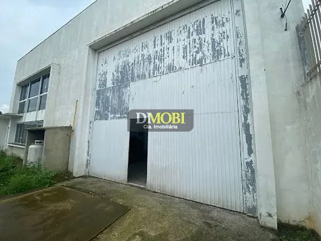 Galpão com 800m², para alugar, no bairro Distrito Industrial em Cachoeirinha