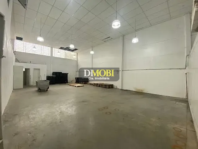 Galpão com 800m², para alugar, no bairro Distrito Industrial em Cachoeirinha