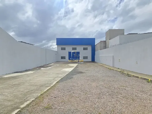 Galpão para alugar, no bairro Xaxim em Curitiba