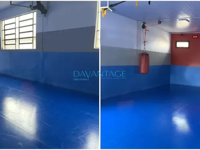 Galpão / Barracão com 261m², à venda, no bairro Vila Anastácio em São Paulo