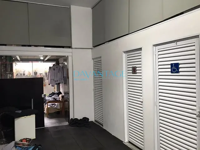 Galpão / Barracão com 261m², à venda, no bairro Vila Anastácio em São Paulo