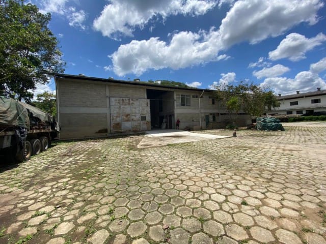 Galpão / Barracão com 4735m², para alugar, no bairro Itaipava em Petrópolis