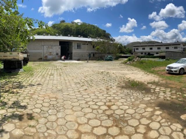 Galpão / Barracão com 4735m², para alugar, no bairro Itaipava em Petrópolis