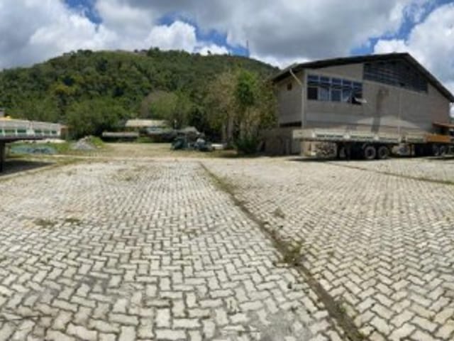 Galpão / Barracão com 4735m², para alugar, no bairro Itaipava em Petrópolis