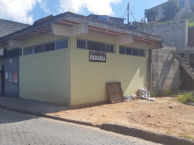 Galpão / Barracão à venda, no bairro Quitandinha em Petrópolis