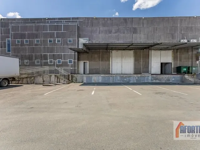Galpão à venda, no bairro Cidade Industrial em Curitiba