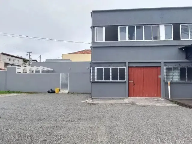 Galpão para alugar, no bairro Santo Inácio em Curitiba