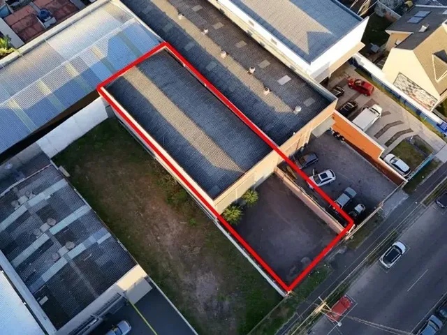 Galpão para alugar, no bairro Hauer em Curitiba