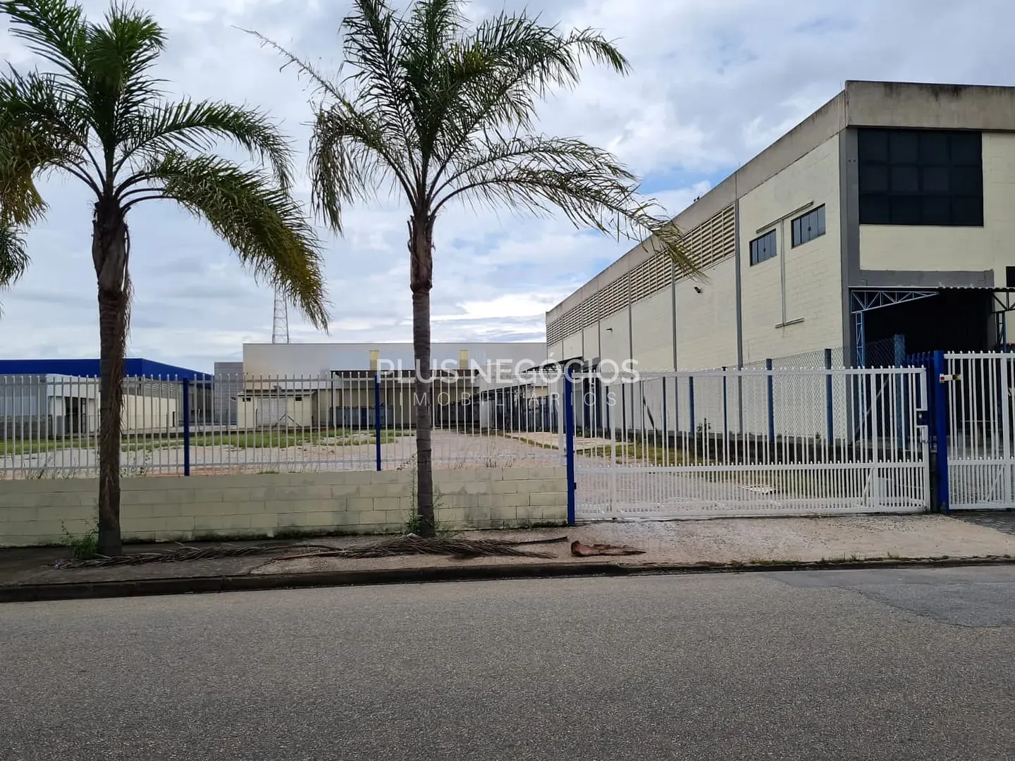Depósito-Galpão, 2300 m² - Foto 2