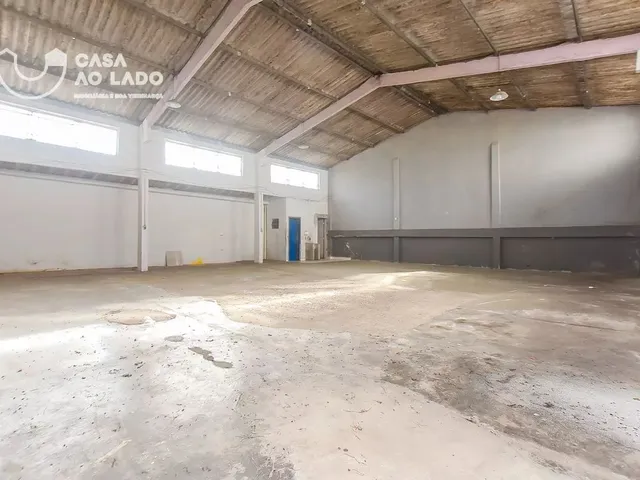 Galpão para alugar, no bairro Cajuru em Curitiba