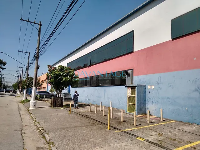 Galpão / Barracão com 4698m², para alugar, no bairro Vila Leopoldina em São Paulo