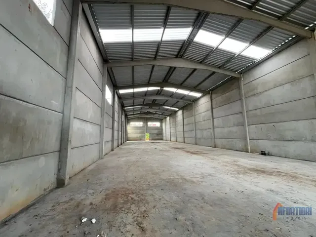 Galpão com 1256m², para alugar, no bairro Área Industrial em Campina Grande Do Sul