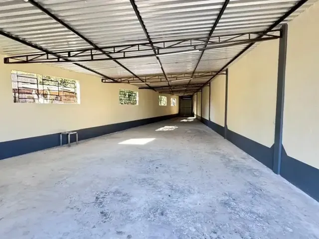 Galpão com 250m², para alugar, no bairro Cidade Industrial em Curitiba