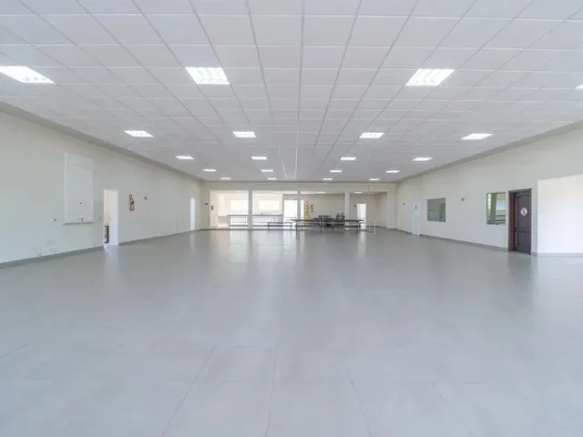 Galpão para alugar, no bairro Campo Comprido em Curitiba