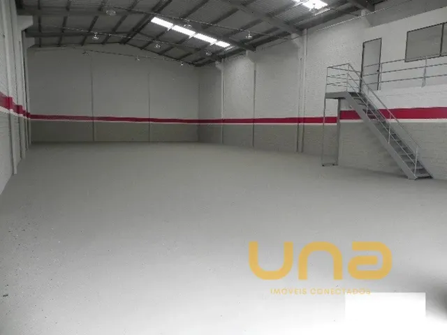 Galpão com 600m², para alugar, no bairro Não informado em Pinhais