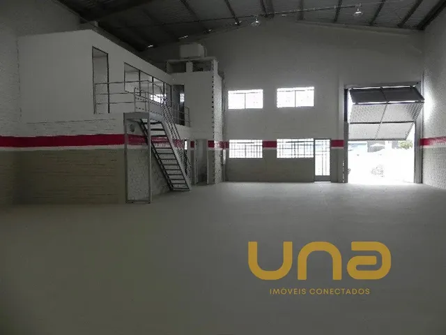 Galpão com 600m², para alugar, no bairro Não informado em Pinhais