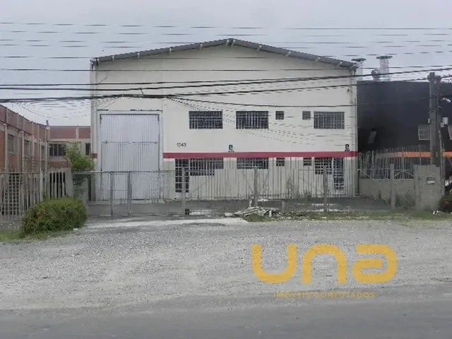 Galpão com 600m², para alugar, no bairro Não informado em Pinhais