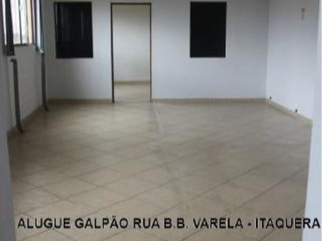 Galpão / Barracão com 2800m², para alugar, no bairro Vila Taquari em São Paulo
