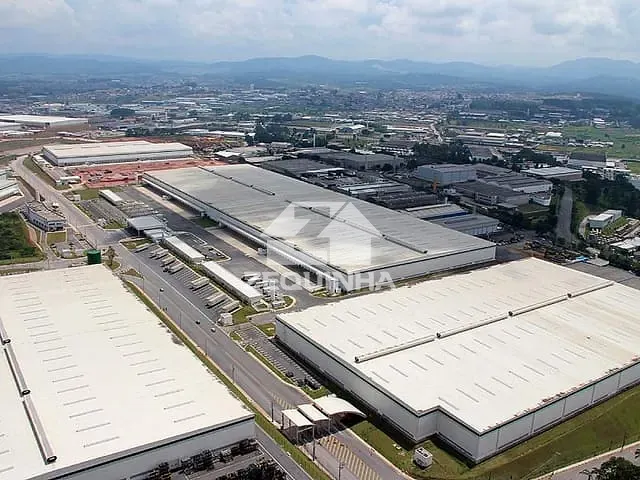 Galpão / Barracão com 15786m², para alugar, no bairro Vila Nova Cumbica em Guarulhos