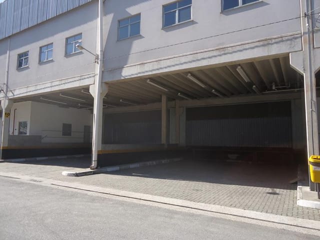 Galpão / Barracão com 1299m², para alugar, no bairro Jardim Belval em Barueri