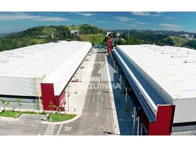 Galpão / Barracão com 1976m², para alugar, no bairro Itaqui em Itapevi