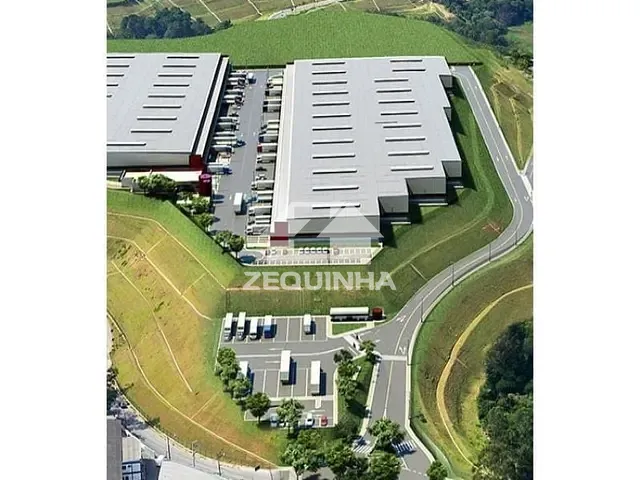 Galpão / Barracão com 1976m², para alugar, no bairro Itaqui em Itapevi