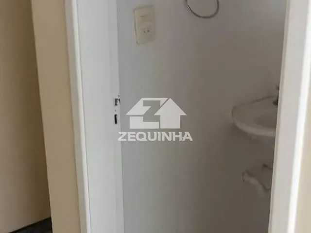 Galpão / Barracão com 250m², à venda, no bairro Jardim das Flores em Osasco