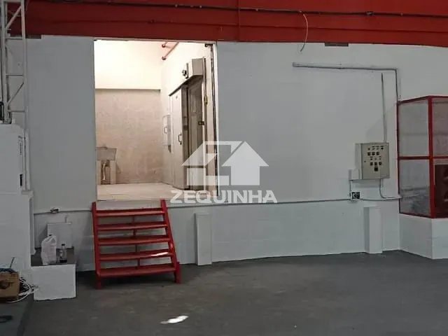 Galpão / Barracão com 250m², à venda, no bairro Jardim das Flores em Osasco