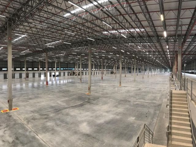 Galpão / Barracão com 27005m², para alugar, no bairro Vila Nova Bonsucesso em Guarulhos