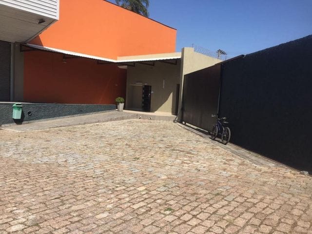 Galpão / Barracão com 2998m², à venda ou para alugar, no bairro Jardim Helena em São Paulo