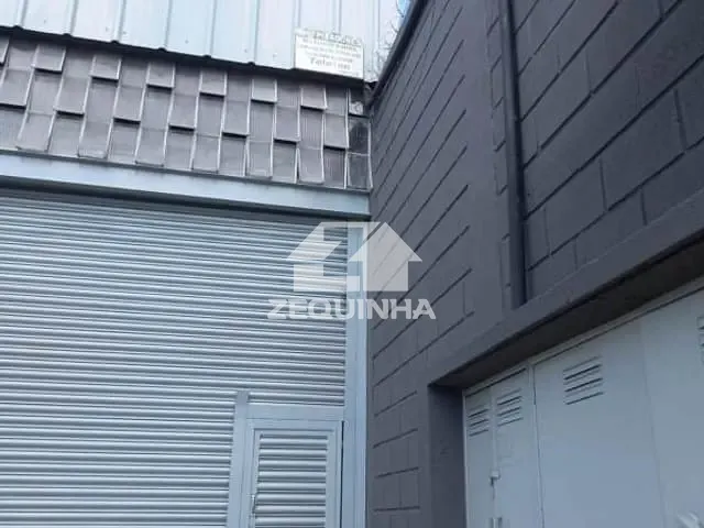 Galpão / Barracão com 225m², à venda, no bairro Jardim Copiuva em Carapicuiba