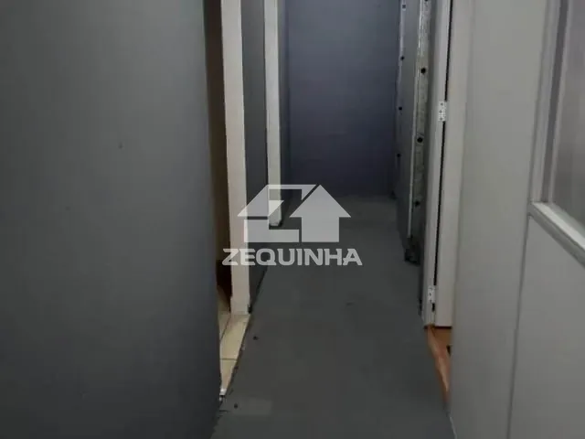 Galpão / Barracão com 225m², à venda, no bairro Jardim Copiuva em Carapicuiba