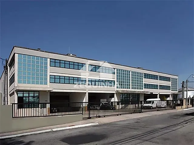 Galpão com 1508m², para alugar, no bairro Tambore em Barueri