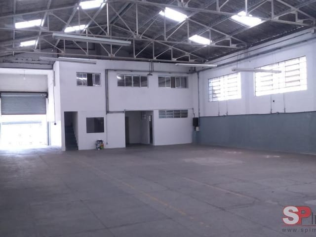 Galpão / Barracão com 1000m², para alugar, no bairro Jardim Pereira Leite em São Paulo