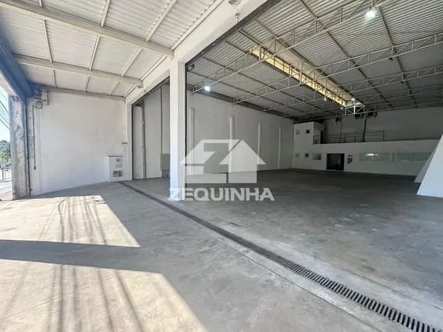 Galpão com 515m², para alugar, no bairro Tijuco Preto em Vargem Grande Paulista