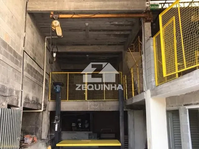 Galpão com 450m², para alugar, no bairro Jardim California em Barueri