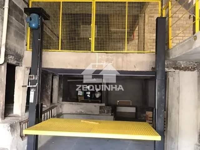 Galpão com 450m², para alugar, no bairro Jardim California em Barueri