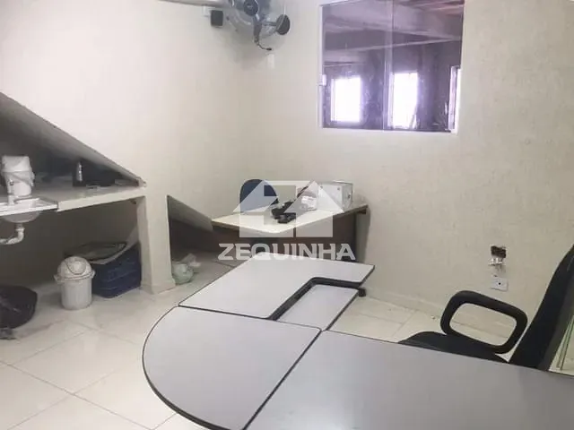 Galpão com 450m², para alugar, no bairro Jardim California em Barueri