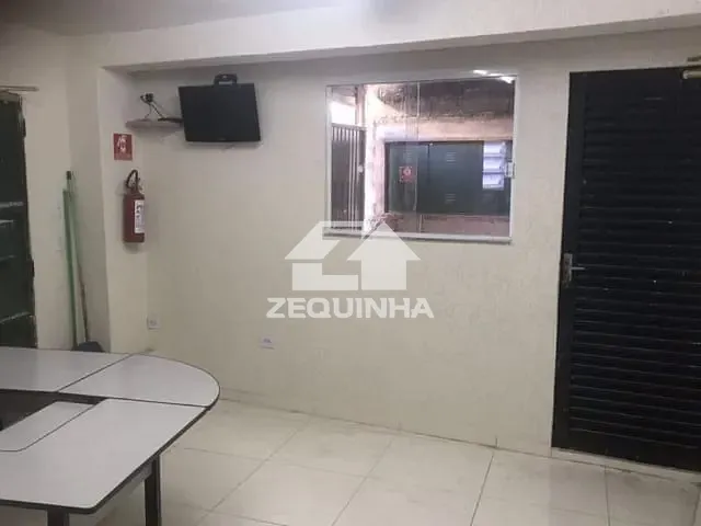 Galpão com 450m², para alugar, no bairro Jardim California em Barueri