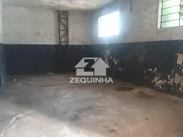 Galpão com 900m², à venda, no bairro Presidente Altino em Osasco